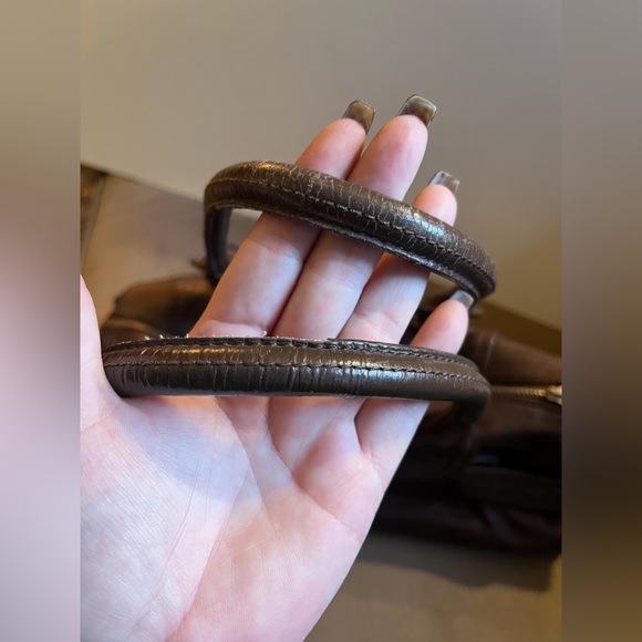 Kenneth Cole, Reaction handbag; chocolate brown leather. - Picture 3 of 10